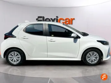 Car image 4