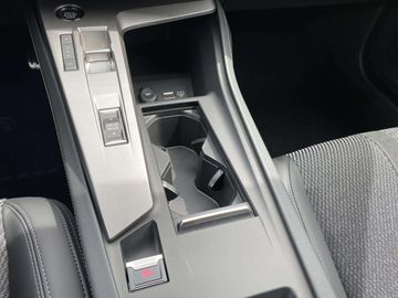 Car image 33