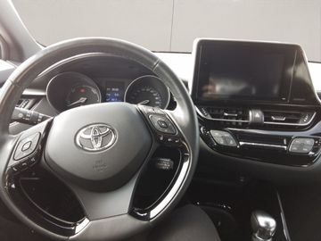 Car image 12