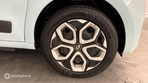 Car image 20