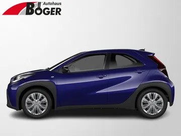 Car image 9