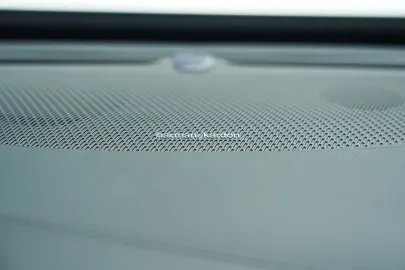Car image 40