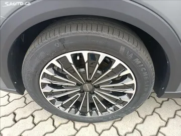 Car image 39
