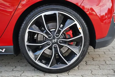 Car image 28