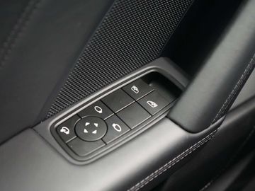 Car image 37