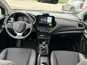 Car image 22