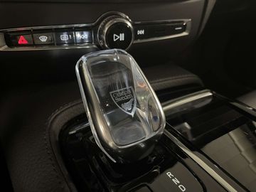 Car image 32