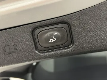 Car image 45