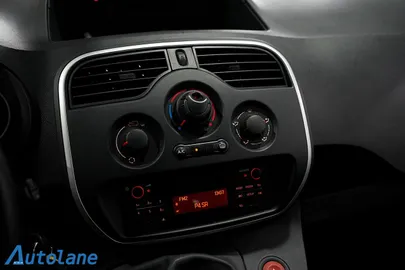 Car image 32