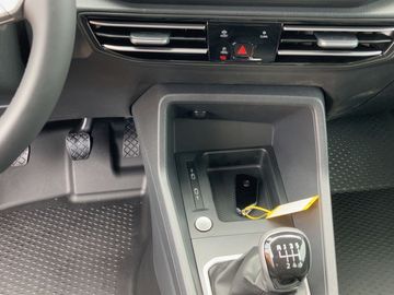 Car image 15