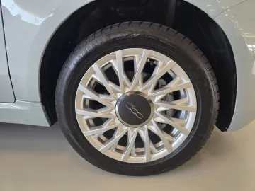 Car image 25