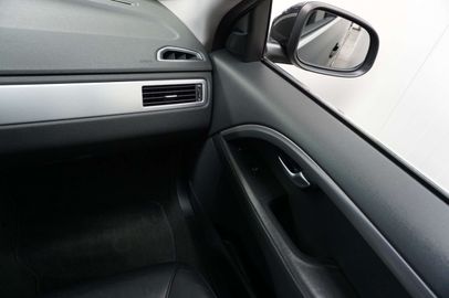 Car image 37