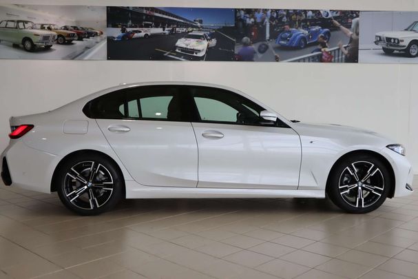 BMW 320i 135 kW image number 3