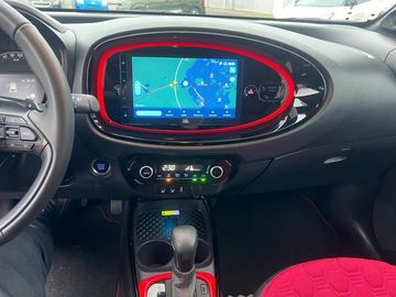 Car image 12