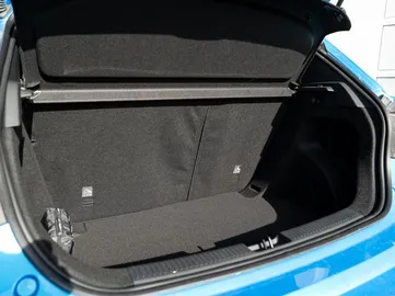 Car image 28