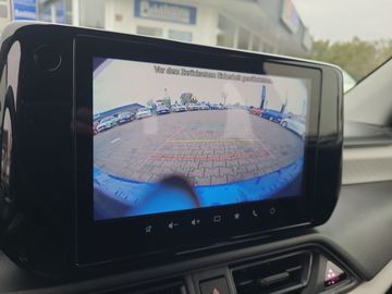 Car image 24