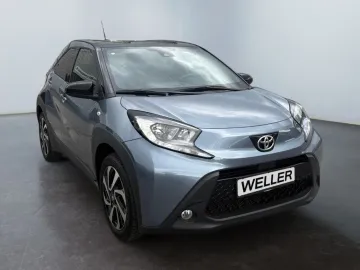 Car image 2