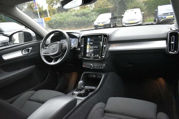 Volvo XC40 T3 Momentum 120 kW image number 9