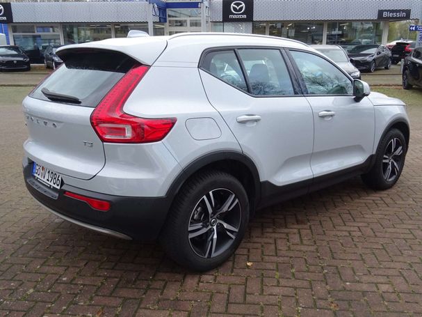 Volvo XC40 T3 Momentum 120 kW image number 3