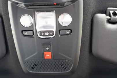 Car image 34