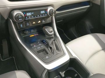 Car image 26