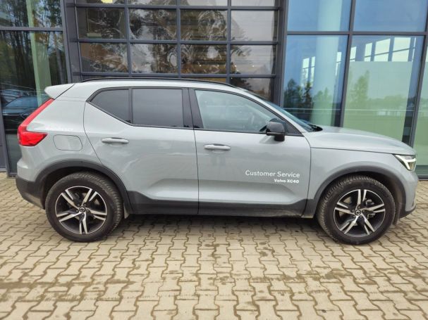 Volvo XC40 145 kW image number 9