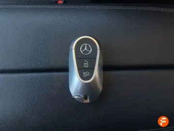 Car image 32
