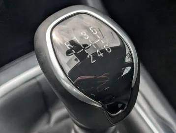 Car image 33