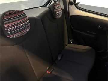 Car image 33