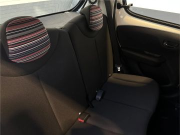 Car image 33