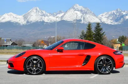 Car image 4