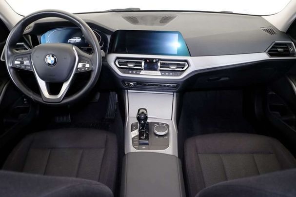 BMW 320d Touring 140 kW image number 9