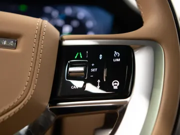 Car image 32