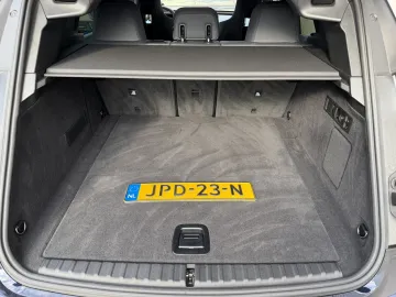 Car image 33