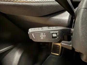 Car image 35