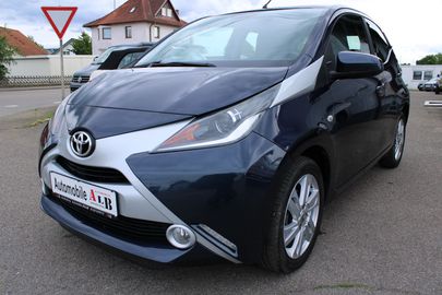 Car image 1