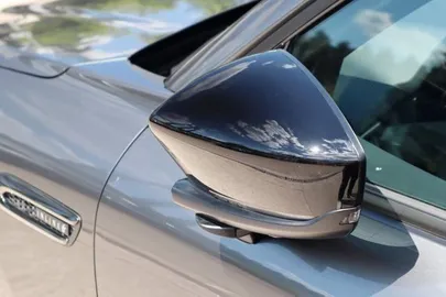 Car image 29