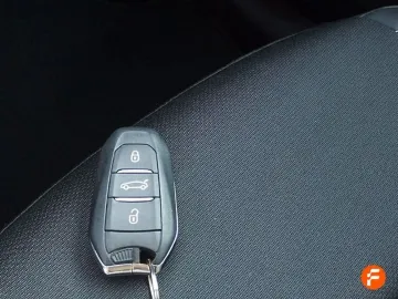 Car image 27