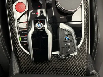 Car image 38