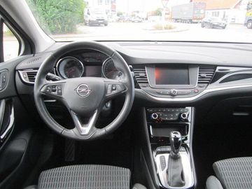 Car image 10