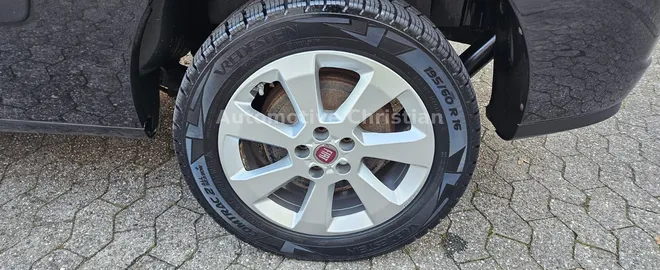 Car image 23