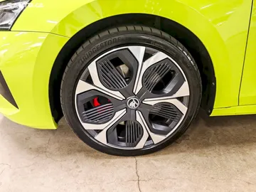 Car image 33