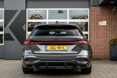 Car image 38