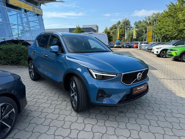 Volvo XC40 B3 Core DKG 120 kW image number 2