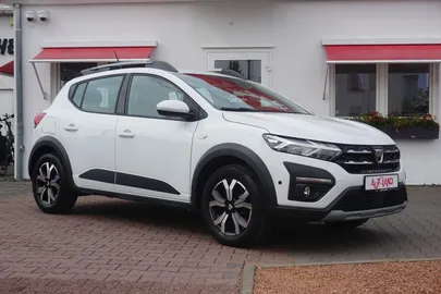 Car image 2