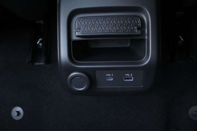 Car image 30