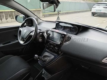 Car image 22