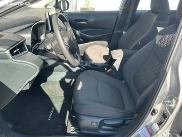 Car image 23