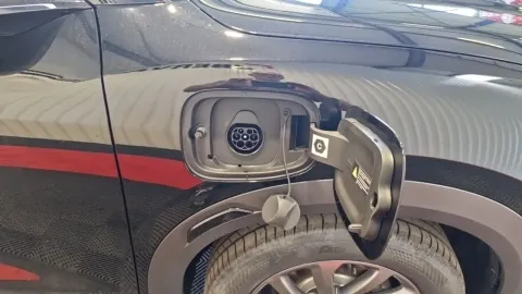 Car image 32