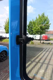Car image 36